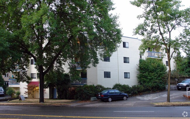 Roosevelt Place Apartments - Roosevelt Place Apartments