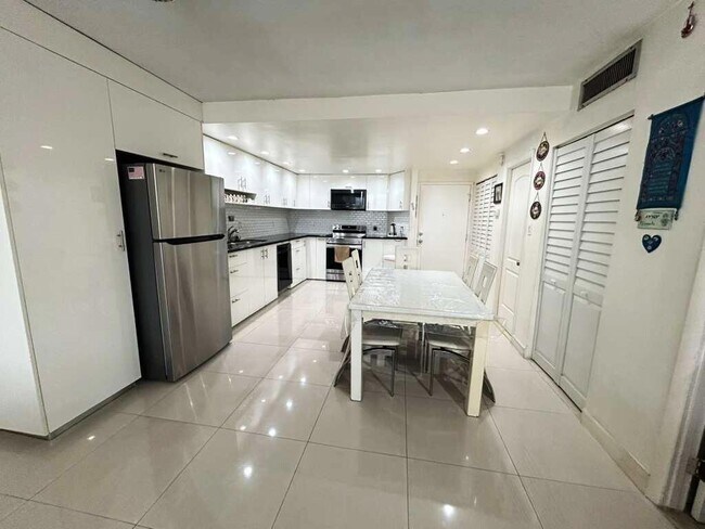 Photo - 1351 NE Miami Gardens Dr Unit 511e