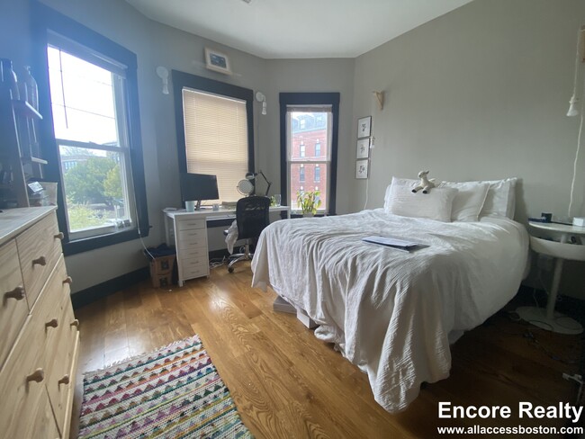 Photo - 46 Creighton St Unit 3