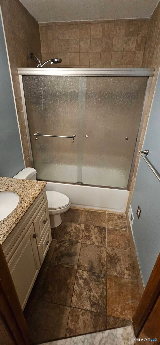 Photo - 207 Bassett St