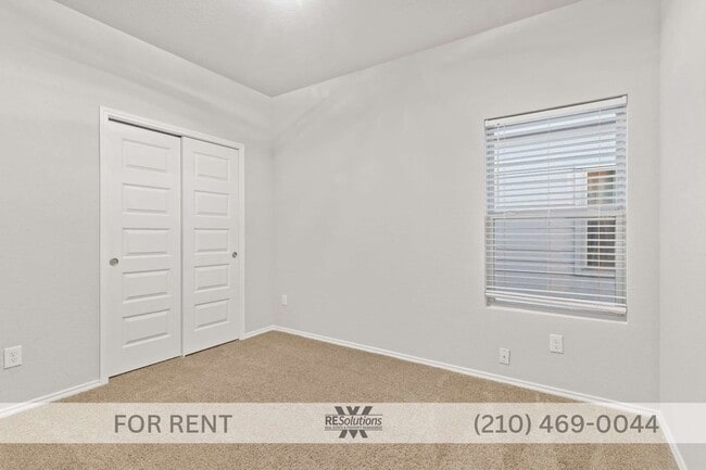 Photo - 5526 Daniel Wy