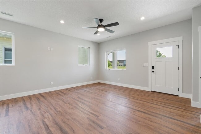 Photo - 1668 Olde Brandy Ln
