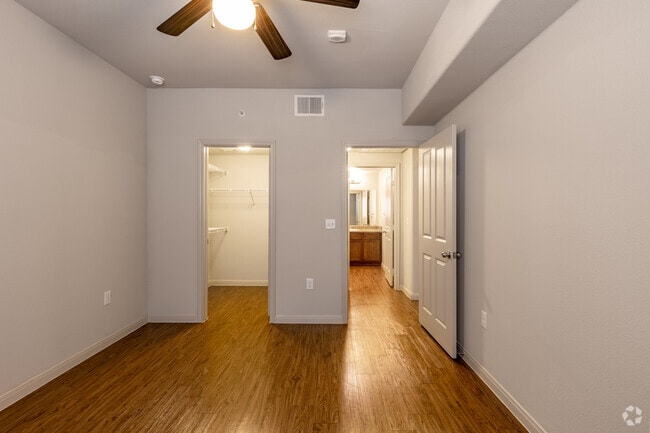 1BR, 1BA - 746SF - Bedroom towards Hallway