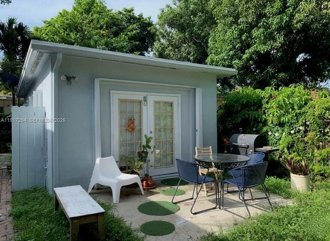 Photo - 750 NE 86th St Unit 3