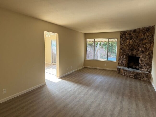 Photo - Kent/Pal Unit 1520