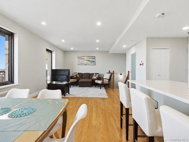 100 W Broadway Unit 6C