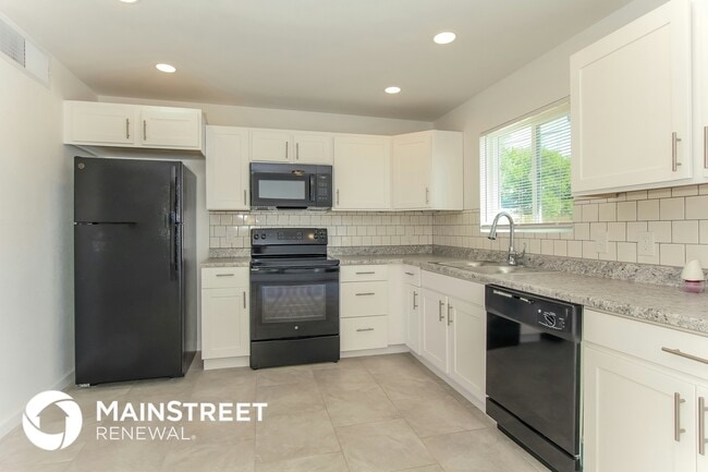 Photo - 8017 N 38th Ave