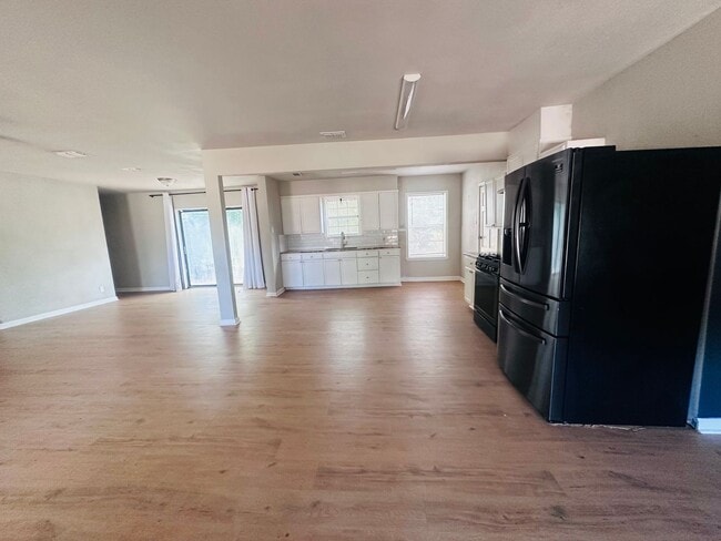 Photo - 1325 Tyler Ave