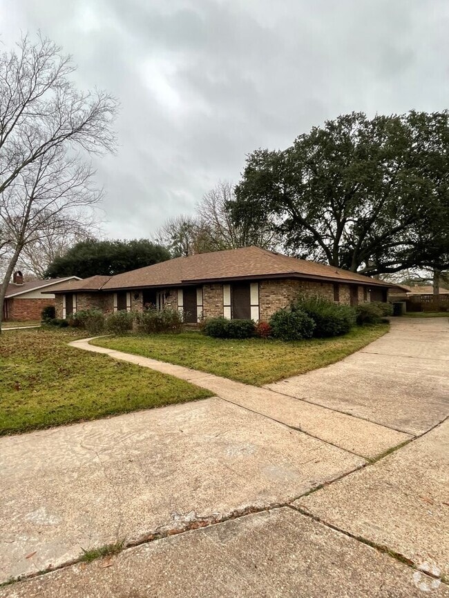 Building Photo - Rental Property in Bossier City
