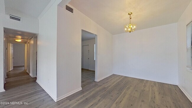 Photo - 2612 Ector Rd N