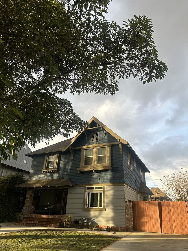 Building Photo - 1727 24th W St Rental