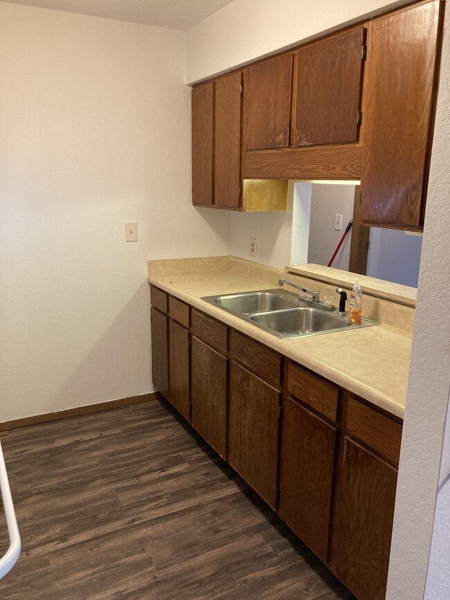 Photo - Bricelyn Plaza