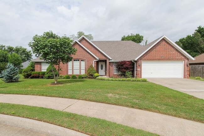 Building Photo - Stunning 3 Bedroom Home in Farmington