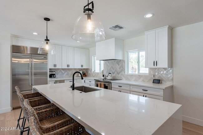 Photo - 6001 E Larkspur Dr
