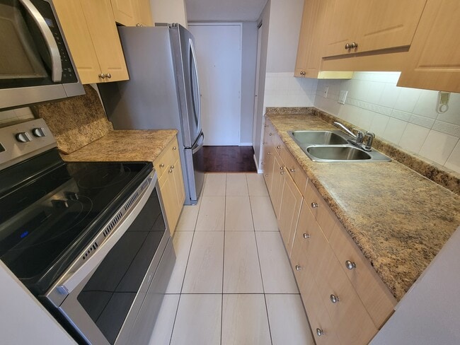 Photo - 8745-8165 165 St NW