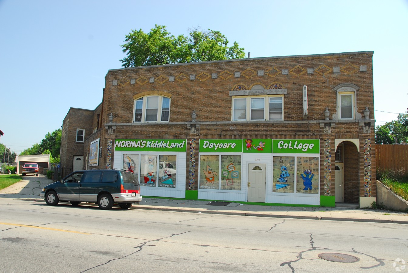 Primary Photo - 2214-2220 W Hopkins St. (8 Unit)