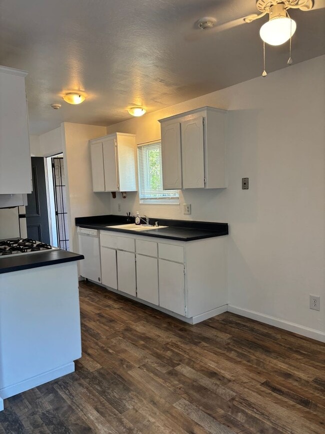 311 Algiers Ct