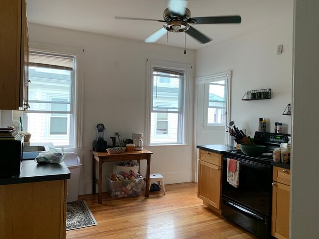 Photo - 16 Falkland St Unit 2