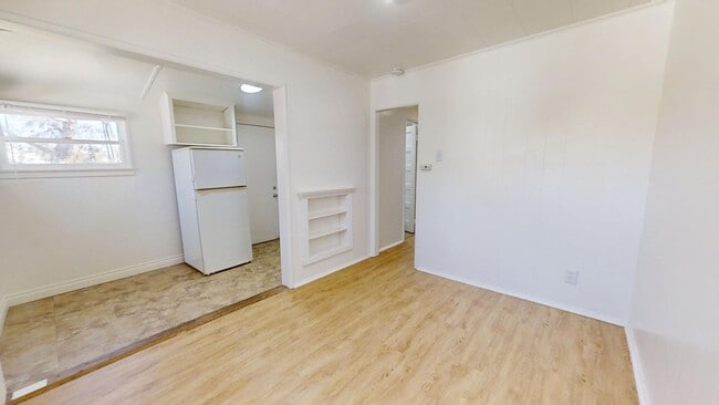 Building Photo - 420 Monterey Blvd Unit 420B