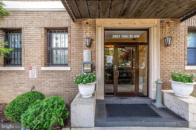 Photo - 2901 16th St NW Unit 402