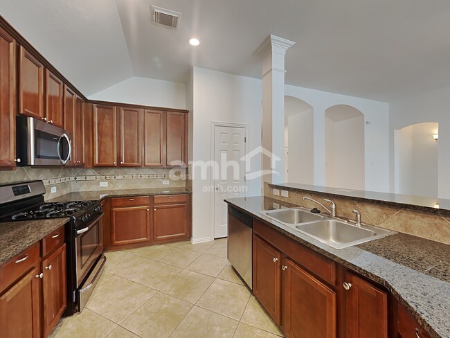Photo - 2914 Crescent Oaks Park Ln