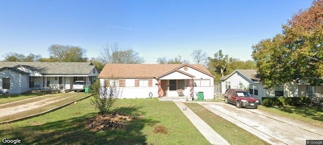 Building Photo - 4705 Beverly Dr