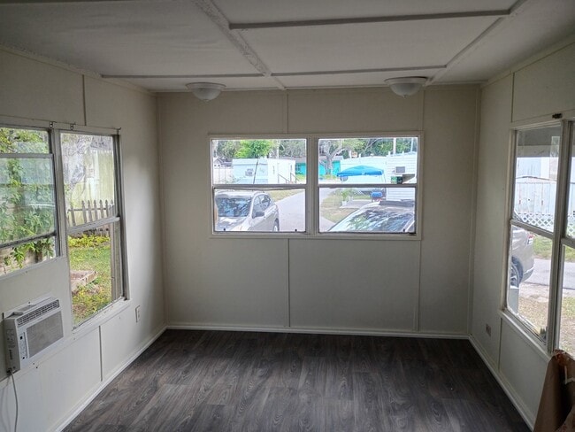Photo - 767 Espanola Ave