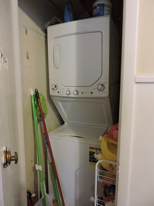 Photo - 110 Lyon St Unit Single Family