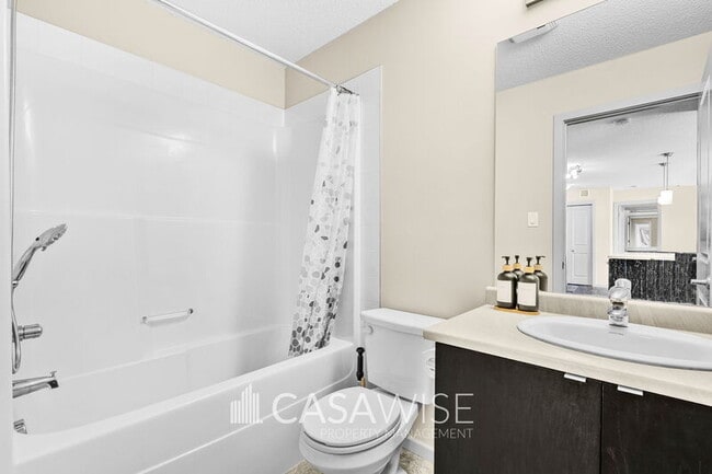 Photo - 340-340 Windermere Rd NW