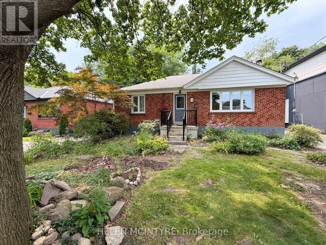 Photo - 34 Dunning Crescent