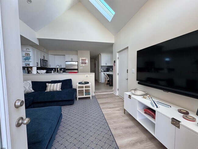 Photo - 9101 Atlantic Ave Unidad 202-July