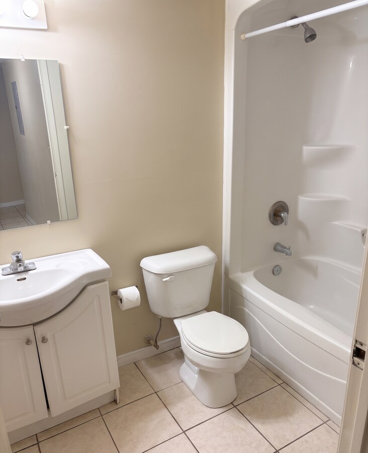 Photo - 261-261 Lester St Unit 2