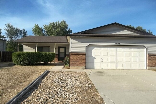 Building Photo - Classic Fort Collins Home Available This August
