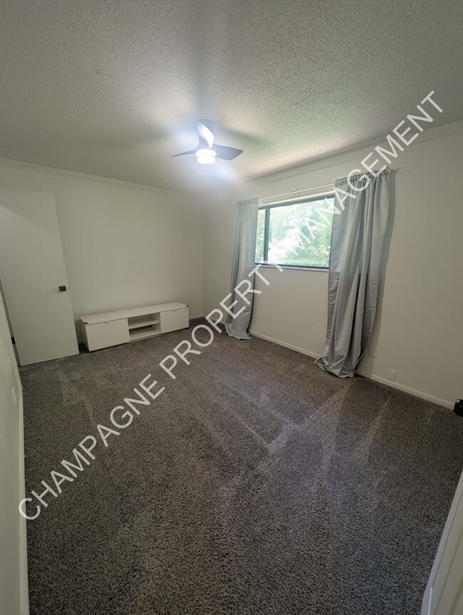 Photo - 4 Bedroom, 4 Bathroom Updated Home in Kansas City