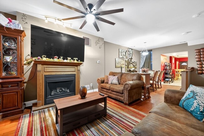 Photo - 4443 Sansom St