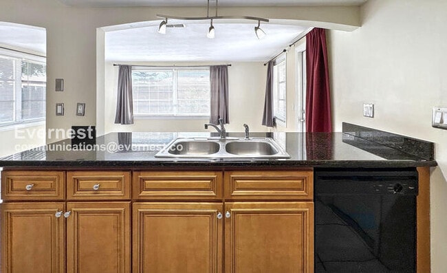 Photo - 5912 Della Dr