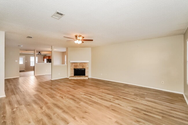 Photo - 541 Magdalen Ave