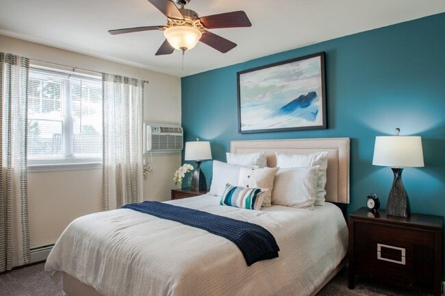 Hill Brook Place Apartment Homes