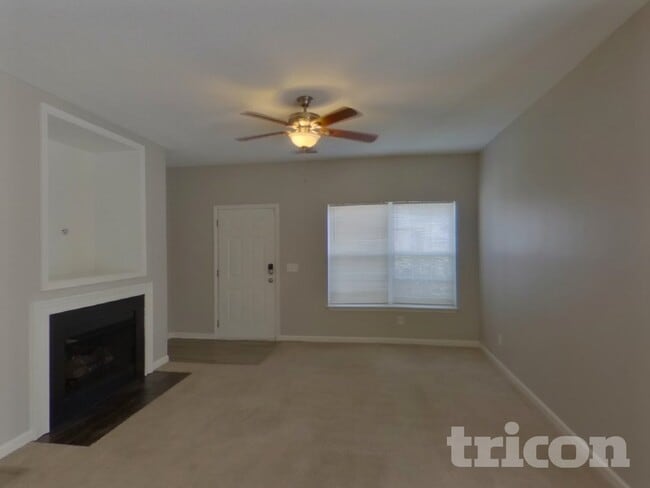 Photo - 207 Lockleven Dr