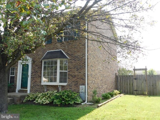 Photo - 214 Banbury Terrace