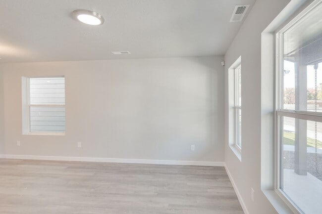 Photo - Beautiful 2 Bedroom Cottage Now Available!