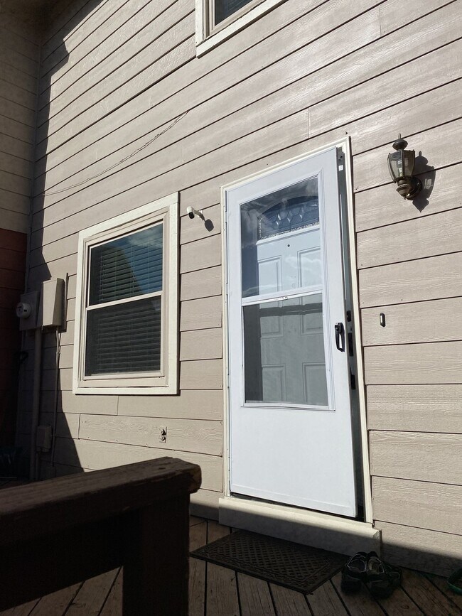 Photo - 2 bedroom westside - Rockrimmon Unit C