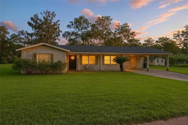 Building Photo - 410 Old Mulrennan Rd Rental