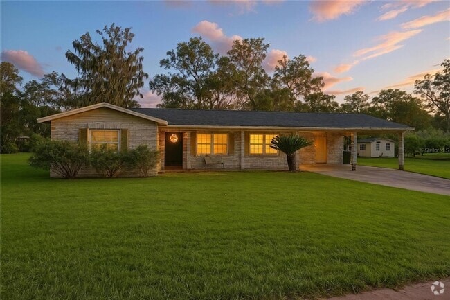 Building Photo - 410 Old Mulrennan Rd Rental