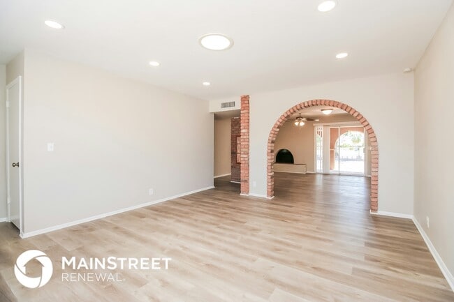 Photo - 842 S Revolta Cir