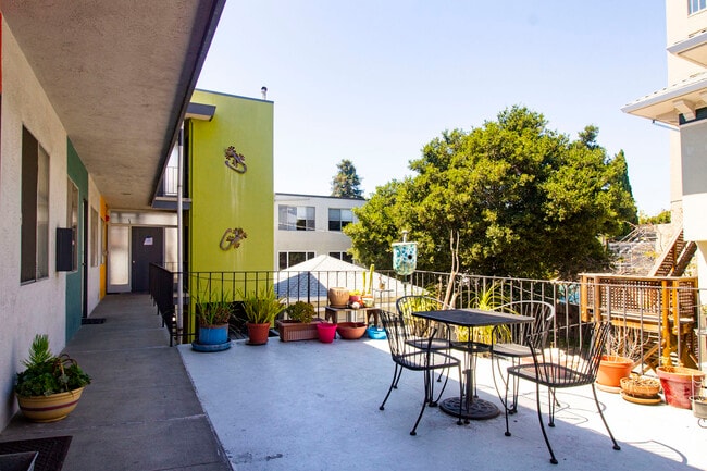 Photo - 429 Bellevue