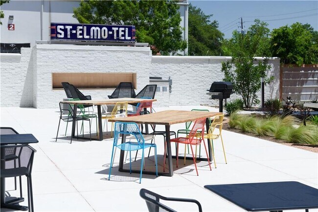 Photo - 1/1 Condo on Hot SOCO Unidad 122