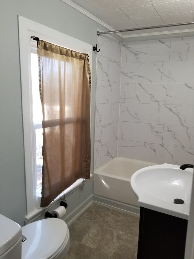 Photo - 224 W North St Unit B