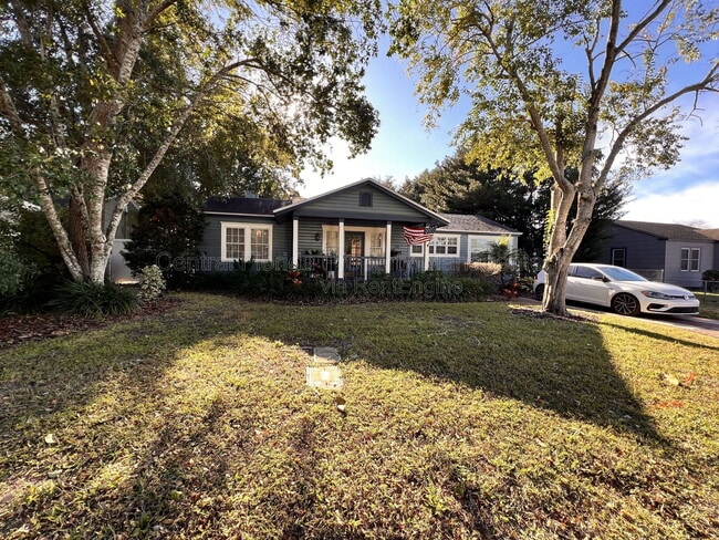 Building Photo - 750 Royal Palm Ct