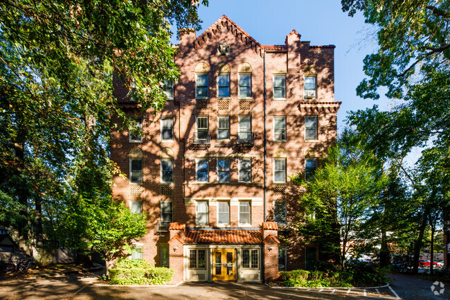 Forest Plaza Apartments - Forest Plaza Apartments